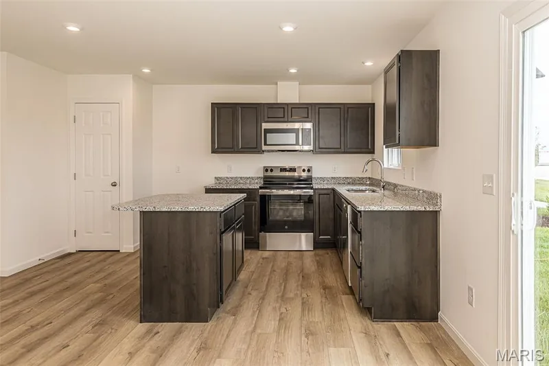 104 Mora Boulevard #445-501, O'Fallon, MO 63368 — listing photo 9 of 46