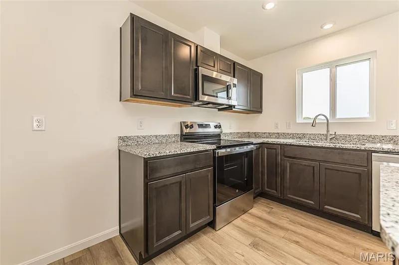 104 Mora Boulevard #445-501, O'Fallon, MO 63368 — listing photo 14 of 46