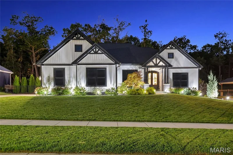 512 Hawthorne Ridge Court, Foristell, MO 63348 — listing photo 2 of 51