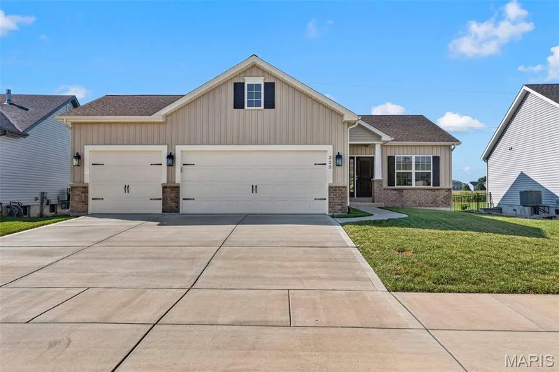322 Summer Glen Lane, St Charles, MO β listing photo 1