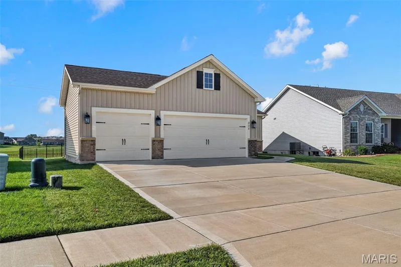 322 Summer Glen Lane, St Charles, MO 63301 — listing photo 2 of 40