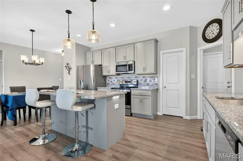 322 Summer Glen Lane, St Charles, MO 63301 — listing photo 5 of 40