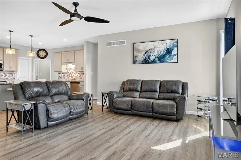 322 Summer Glen Lane, St Charles, MO 63301 — listing photo 13 of 40