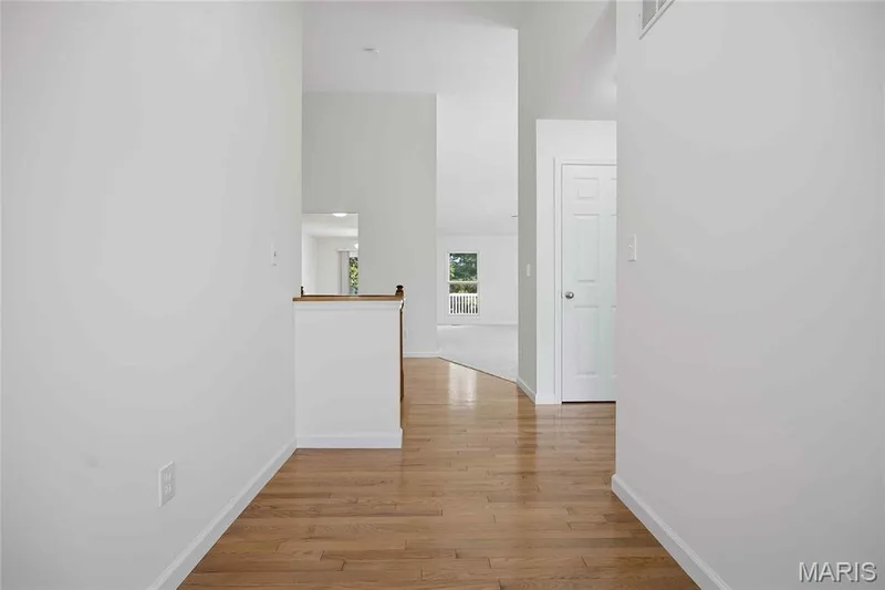 217 Crystal Ridge Drive, O'Fallon, MO 63366 — listing photo 3 of 33