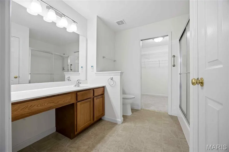 217 Crystal Ridge Drive, O'Fallon, MO 63366 — listing photo 11 of 33