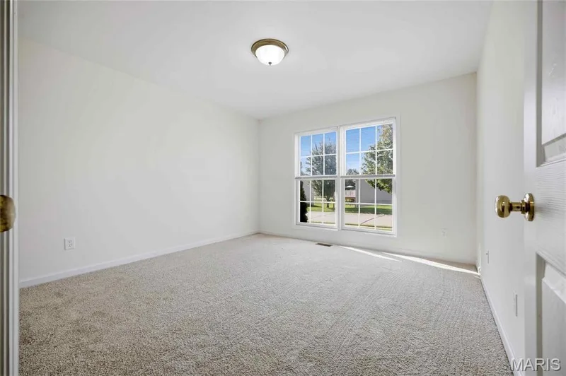 217 Crystal Ridge Drive, O'Fallon, MO 63366 — listing photo 14 of 33