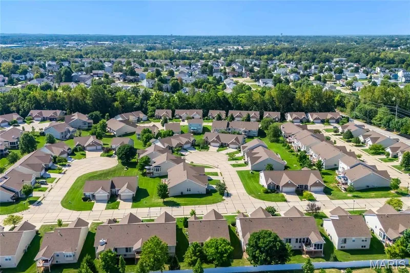 217 Crystal Ridge Drive, O'Fallon, MO 63366 — listing photo 29 of 33