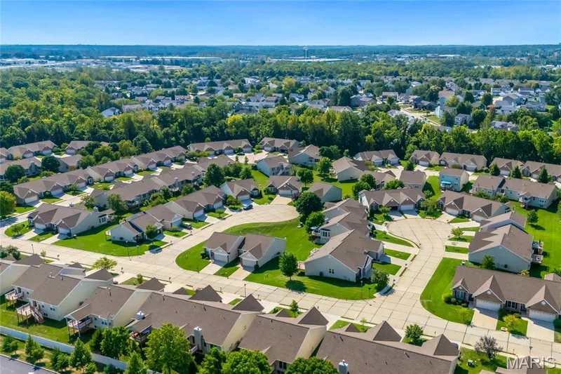 217 Crystal Ridge Drive, O'Fallon, MO 63366 — listing photo 30 of 33