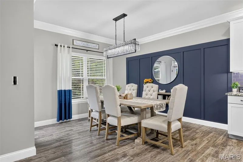 Fashionable feature wall in dining area. — 826 Liberty Creek Drive, Wentzville, MO 63385