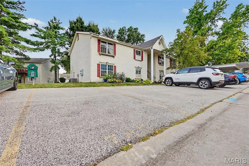 745 Sugar Glen Drive #5, St Peters, MO β listing photo 1