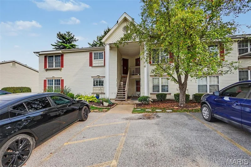 front — 745 Sugar Glen Drive #5, St Peters, MO 63376
