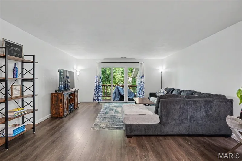 745 Sugar Glen Drive #5, St Peters, MO 63376 — listing photo 4 of 22