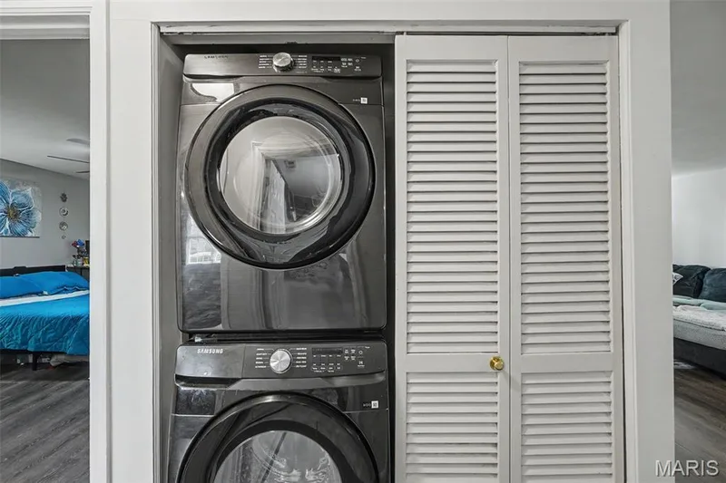 Washer and dryer do NOT stay — 745 Sugar Glen Drive #5, St Peters, MO 63376