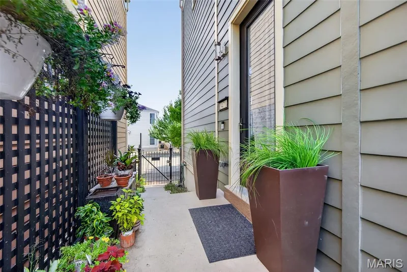 Front porch entrance — 3471 Hiram Street, St Charles, MO 63301