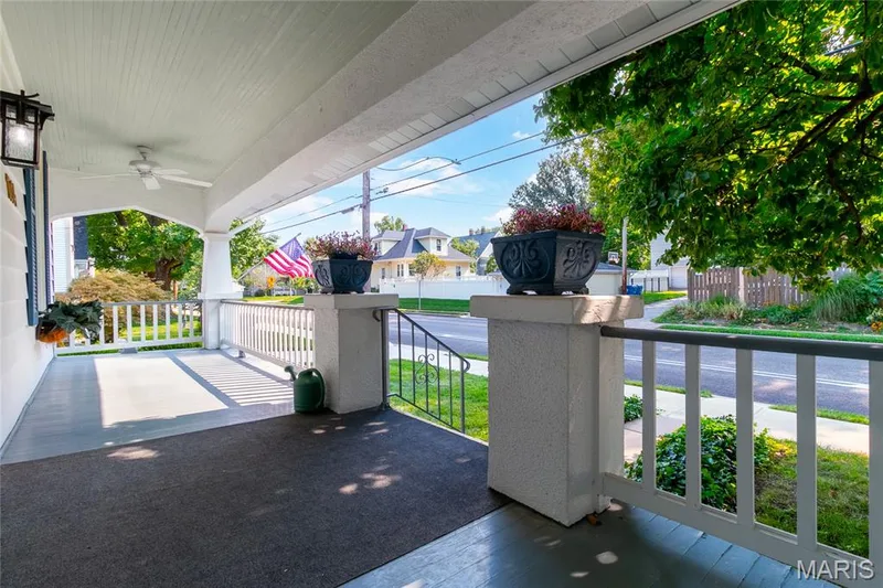 1714 Sibley Street, St Charles, MO 63301 — listing photo 2 of 43
