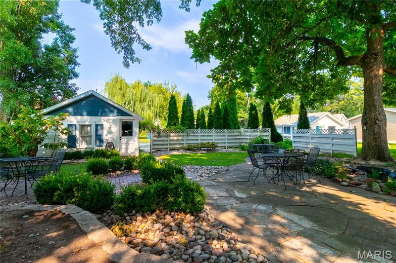 1714 Sibley Street, St Charles, MO 63301 — listing photo 3 of 43