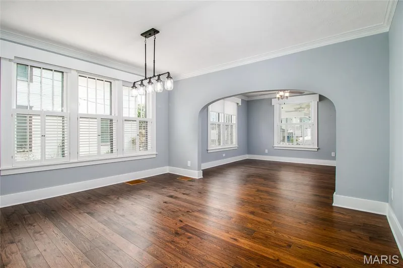 1714 Sibley Street, St Charles, MO 63301 — listing photo 8 of 43
