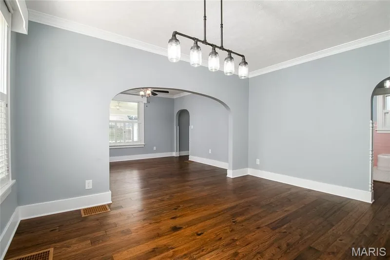 1714 Sibley Street, St Charles, MO 63301 — listing photo 9 of 43