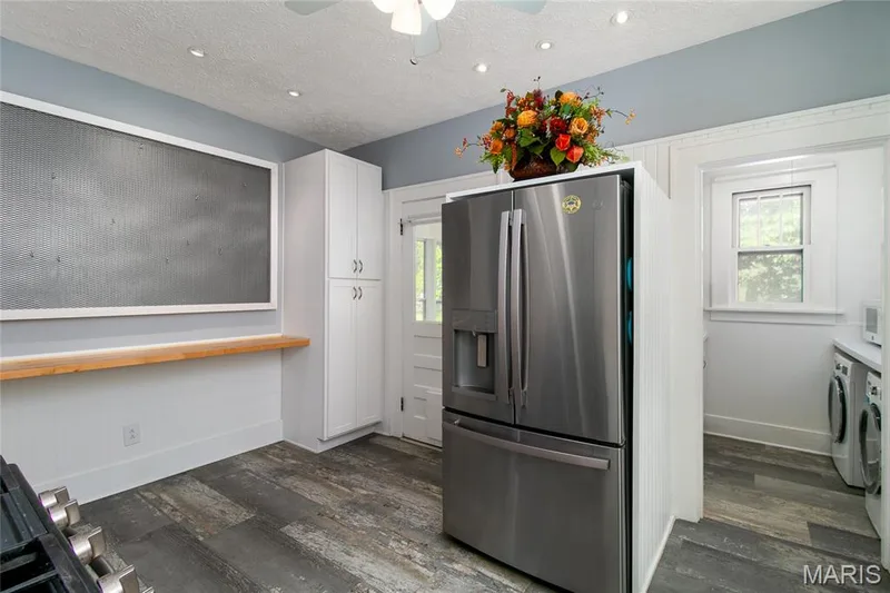 1714 Sibley Street, St Charles, MO 63301 — listing photo 15 of 43