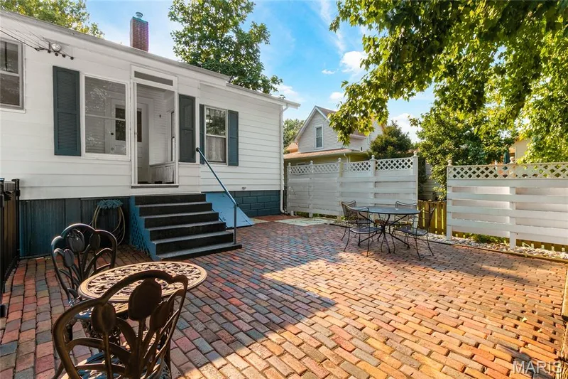 1714 Sibley Street, St Charles, MO 63301 — listing photo 38 of 43