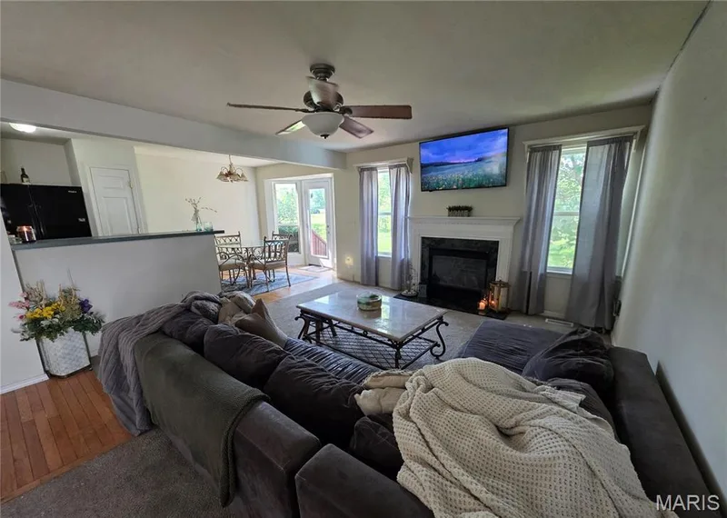 247 Centerfield Drive, O'Fallon, MO 63366 — listing photo 3 of 22