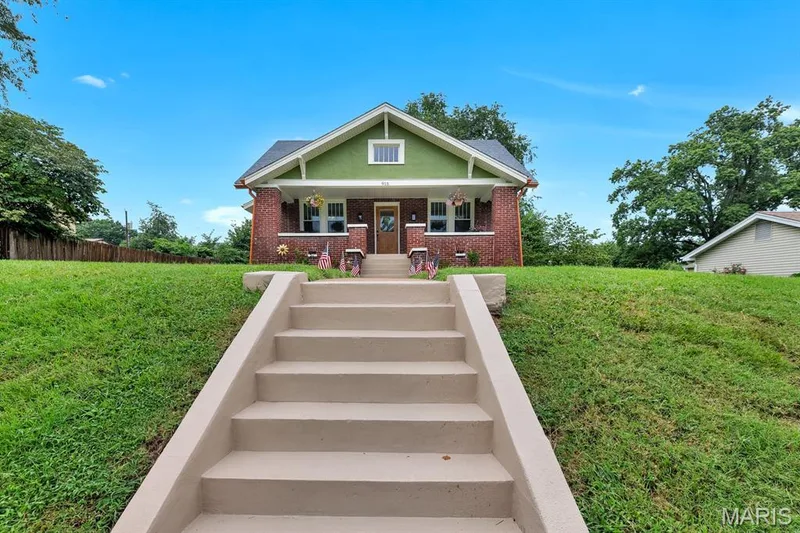 Craftsman-built Red Brick bungalow — 915 N Kingshighway Street, St Charles, MO 63301