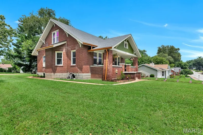 Craftsman-built Red Brick bungalow, Street View — 915 N Kingshighway Street, St Charles, MO 63301