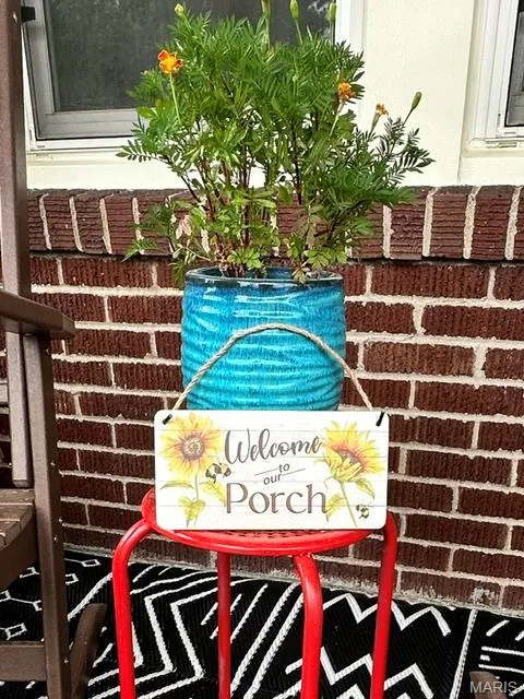Covered front porch — 915 N Kingshighway Street, St Charles, MO 63301