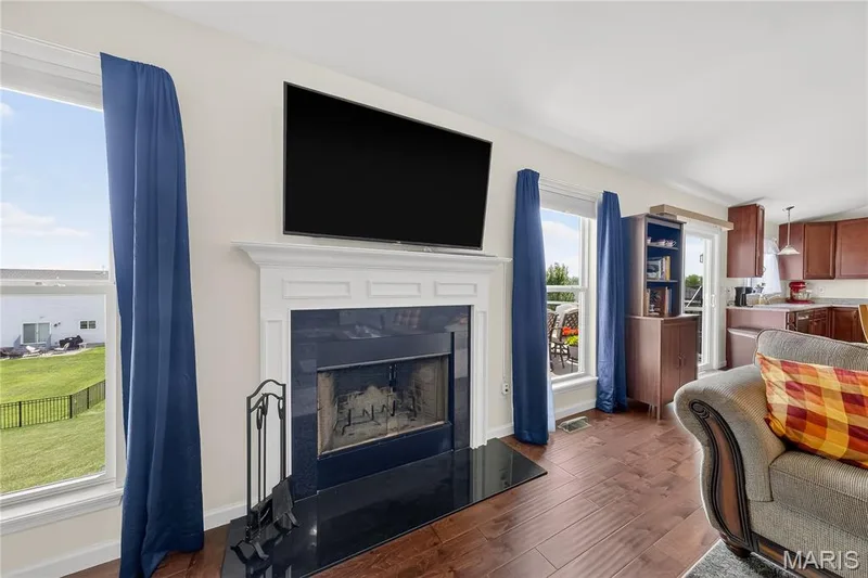 132 Riverdale Woods Circle, O'Fallon, MO 63366 — listing photo 12 of 53