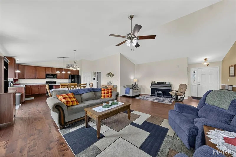 132 Riverdale Woods Circle, O'Fallon, MO 63366 — listing photo 13 of 53
