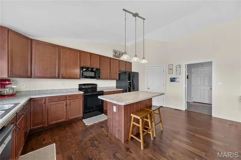 132 Riverdale Woods Circle, O'Fallon, MO 63366 — listing photo 14 of 53