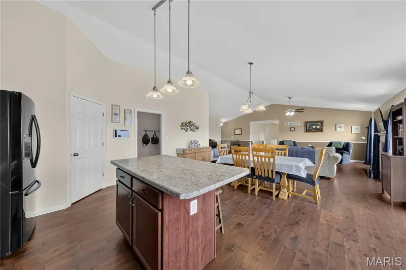 132 Riverdale Woods Circle, O'Fallon, MO 63366 — listing photo 16 of 53
