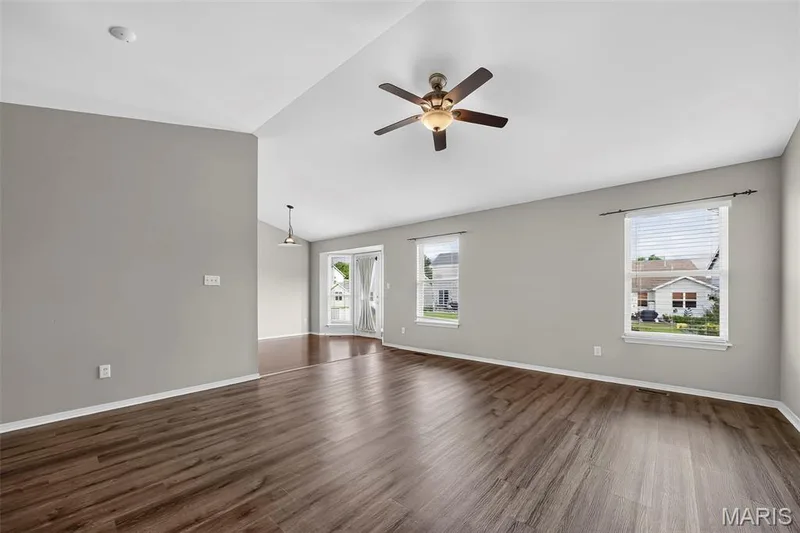 429 Briarchase Place, Lake St. Louis, MO 63367 — listing photo 7 of 38