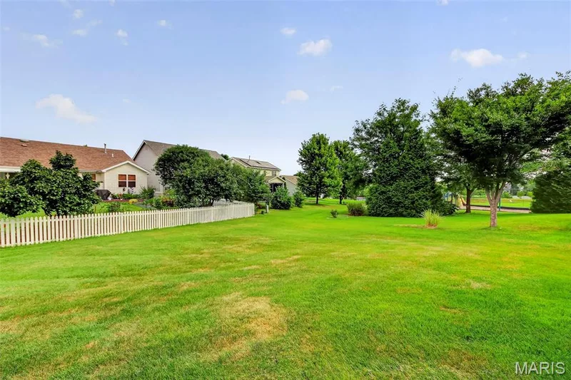 429 Briarchase Place, Lake St. Louis, MO 63367 — listing photo 37 of 38