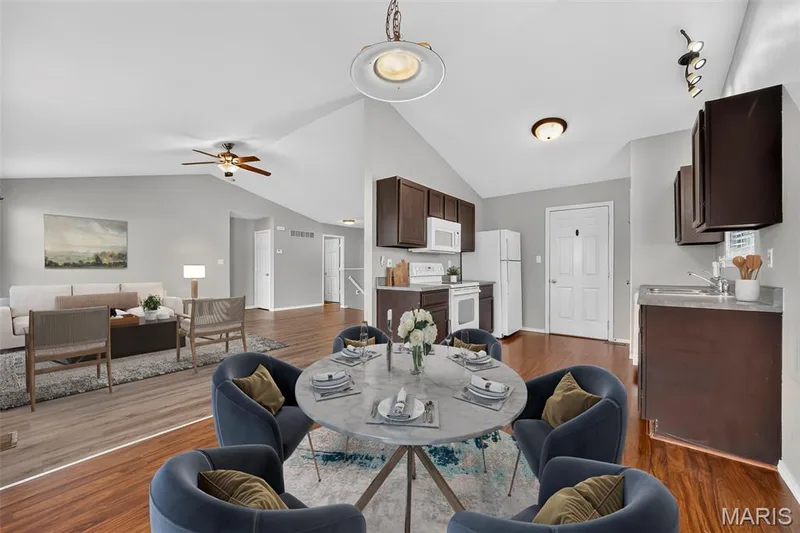 virtually staged — 429 Briarchase Place, Lake St. Louis, MO 63367