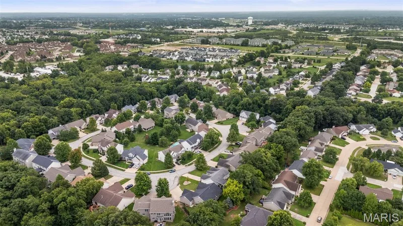 731 Autumnwood Forest Drive, Lake St. Louis, MO 63367 — listing photo 3 of 62