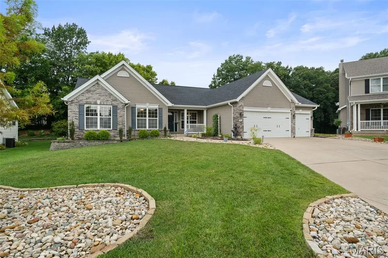 731 Autumnwood Forest Drive, Lake St. Louis, MO 63367 — listing photo 5 of 62