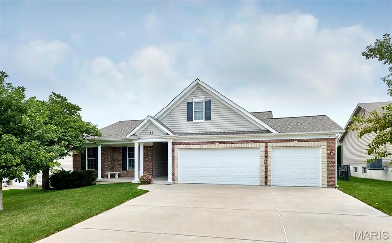 12 Shady River Court, O'Fallon, MO 63366 — listing photo 3 of 42
