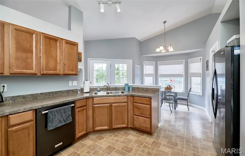 12 Shady River Court, O'Fallon, MO 63366 — listing photo 18 of 42
