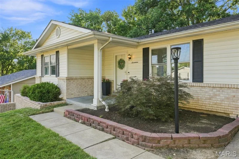 17 Oak Hill Lane, St Peters, MO 63376 — listing photo 3 of 32