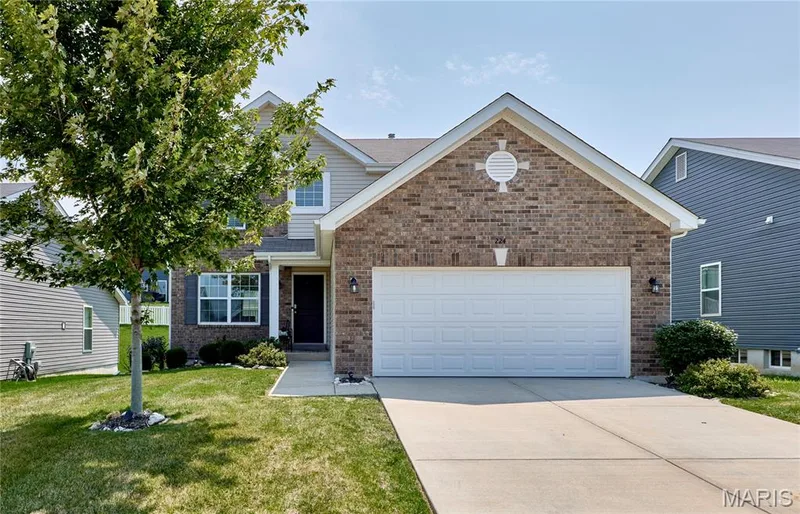 224 Quiet Bend Drive, Wentzville, MO 63385 — listing photo 1 of 28