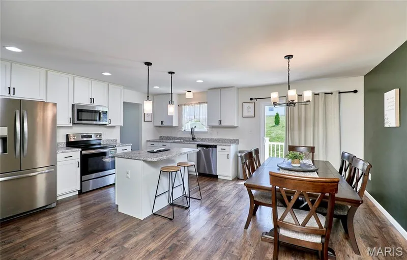 224 Quiet Bend Drive, Wentzville, MO 63385 — listing photo 12 of 28