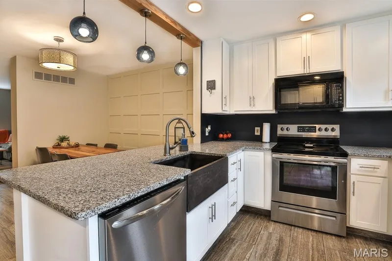 16563 Carriage View Court, Grover, MO 63040 — listing photo 11 of 35