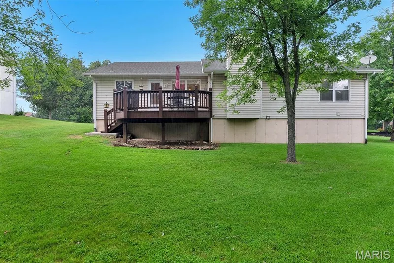 104 Cedar Crest Court, St Charles, MO 63304 — listing photo 10 of 46
