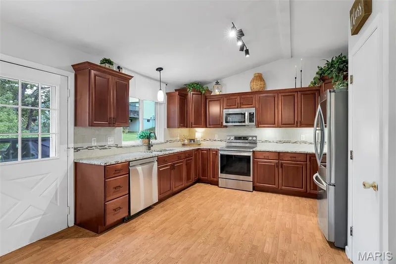 104 Cedar Crest Court, St Charles, MO 63304 — listing photo 21 of 46
