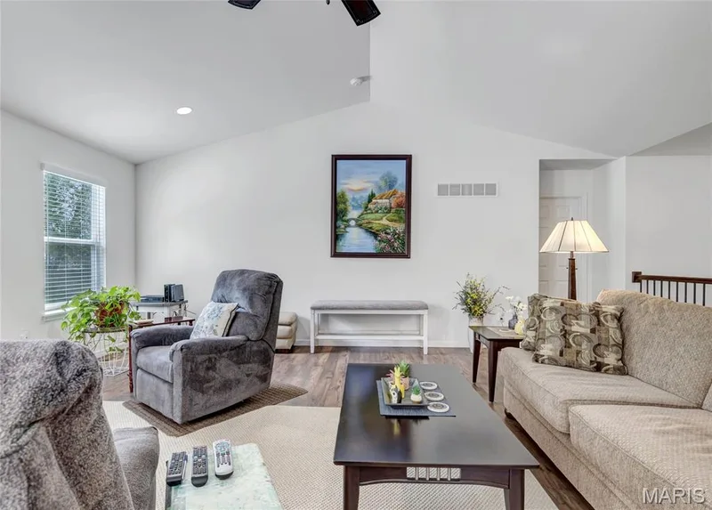 Vaulted great room — 492 Pleasant Breeze Drive, Wentzville, MO 63385