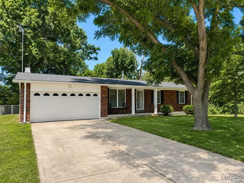 207 San Jose Court, O'Fallon, MO β listing photo 1