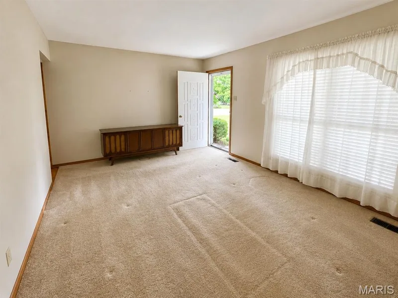 207 San Jose Court, O'Fallon, MO 63366 — listing photo 3 of 18