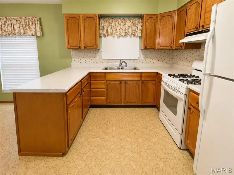 207 San Jose Court, O'Fallon, MO 63366 — listing photo 4 of 18