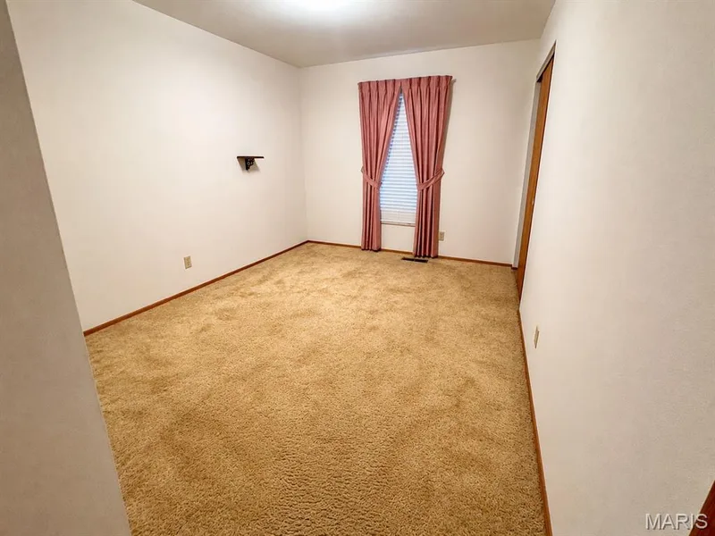 207 San Jose Court, O'Fallon, MO 63366 — listing photo 10 of 18